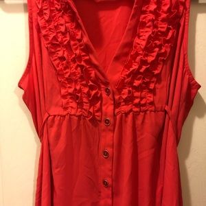 ✨🌺Flattering sleeveless top, ruffled bodice, L